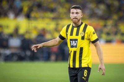 Türkiyə millisinin üzvü Salih Özcannı transfer edib