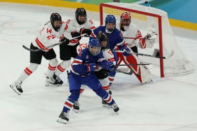ABŞ Qadın Hokkey Komandası Olimpiya Oyunlarında Kanadanı Məğlub Edərək Qızıl Medal Qazanıb