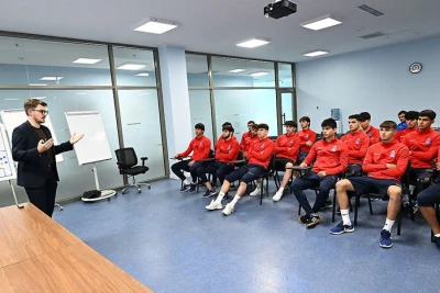 Azərbaycan U-19 millisinə danışılmış oyunlara qarşı maarifləndirici sessiya keçirilib