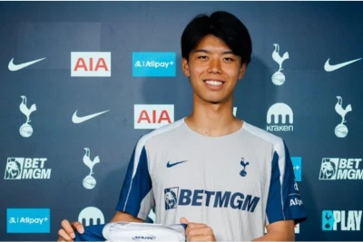 "Tottenhem" yaponiyalı müdafiəçi Kota Takaini transfer edib