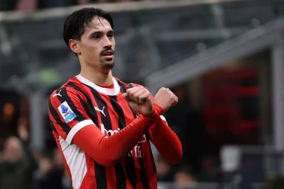 "Milan" Reyndersi yüksək məbləğə transfer edə bilər