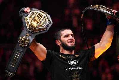 İslam Maxaçev UFC çempionu titulunu qorudu