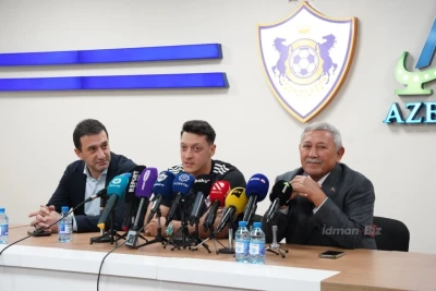 Mesut Özil: "Gözəl əxlaqlı futbolçular yetişdirmək istəyirik"