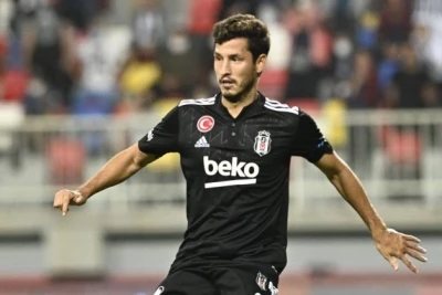 Səlih Uçan "Beşiktaş"dan ayrılmağa yaxındır