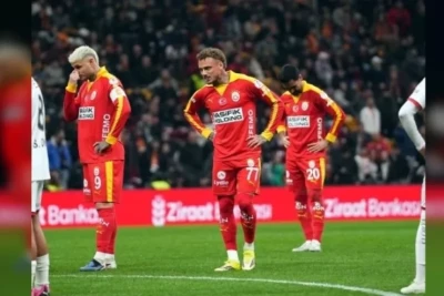 "Qalatasaray" "Gənclərbirliyi"nə uduzaraq Türkiyə Kubokunda mübarizəni dayandırdı