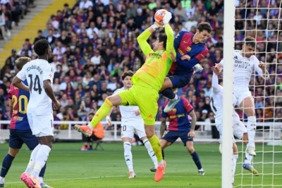 "Barcelona" strengthens its La Liga lead with a victory over "Real"