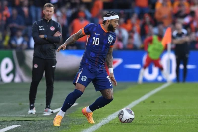 Memfis Depay BƏƏ klublarının maraq dairəsində