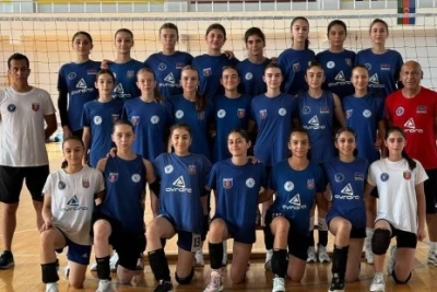 Yeniyetmə voleybolçular Qaxda bir araya gəlib