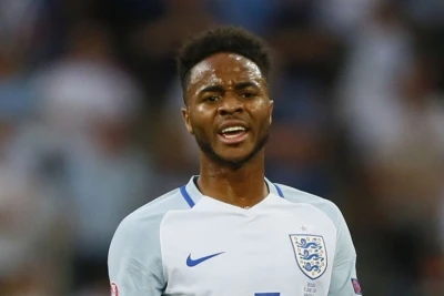 Premyer Liqa klubları Rahim Sterlinqin transferi ilə maraqlanır