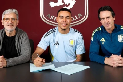 Morqan Rocers "Aston Villa" ilə müqaviləsini uzadıb