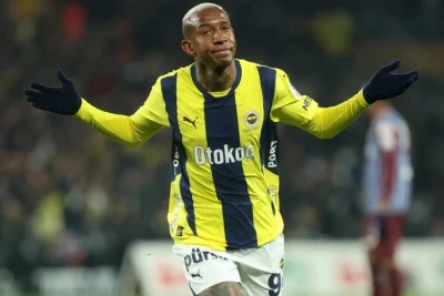 "Fənərbaxça" braziliyalı futbolçu ilə yollarını ayıracaq
