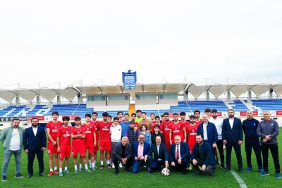 Məsut Özil “Zirə”nin qonağı olub