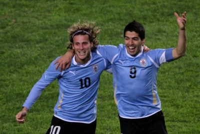 Dieqo Forlan Uruqvay millisində Suaresin qayıdışını dəstəkləyib