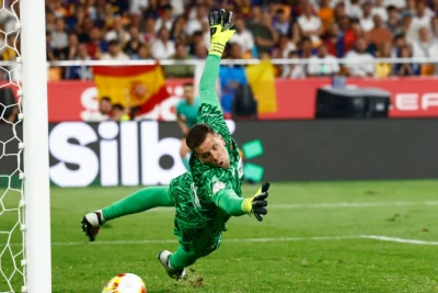 Voyçex Şesninin oğlu "Barselona"nın məşqində: Liam Şesni bacarığını göstərdi - VİDEO