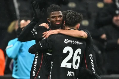 "Beşiktaş" "Kayserispor"u son dəqiqə qolu ilə məğlub edib