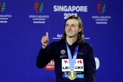 Keti Ledeki dünya çempionatlarında rekord qıraraq 22-ci qızıl medalını qazanıb