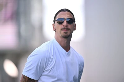 Zlatan İbrahimoviç Həbib Nurməhəmmədovla görüşüb, qol güləşdirib - FOTO/VİDEO