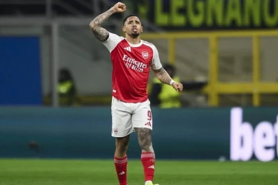 Arsenal hücumçısı Qabriel Jesúsun Barselona transferi tamamlandı