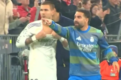"Real"ın futbolçularının hakimə sərt etirazları: Kamavinqa və Diaz qolları narazılıq yaratdı