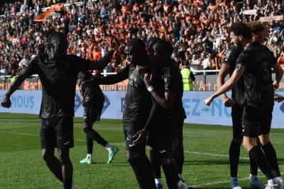 Liqa 1: "Loryan" - "Paris" və digər heç-heçələr