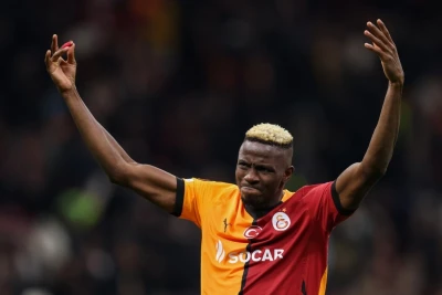 Viktor Osimhen "Qalatasaray"a Transfer Olundu