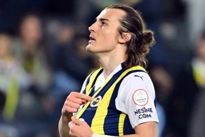 "Fənərbağça"nın futbolçusu zədə səbəbindən 1 ay yaşıl meydanlardan kənar qalacaq