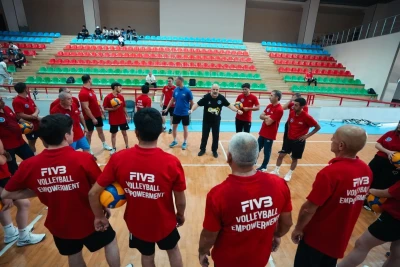 Naxçıvanda voleybol məşqçi-müəllimləri üçün "1-ci dərəcə" məşqçi kursu başladı