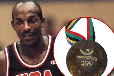 "Dream Team"in basketbolçusu Olimpiya qızılını satır
