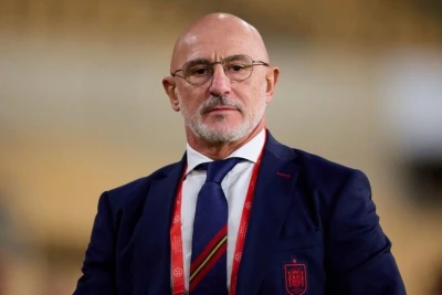 Spain extends contract with national team coach