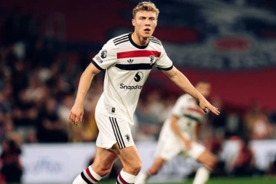 Rasmus Hoylun "Napoli"yə keçir