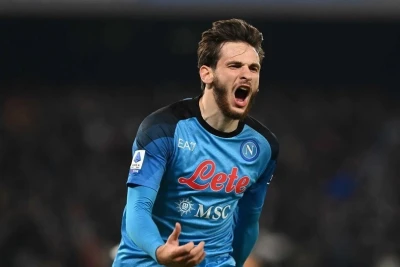 "Napoli"nin gürcüstanlı futbolçusu zədəsini sağaldıb
