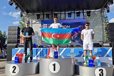 Azərbaycanlı gənc idmançı beynəlxalq triatlon yarışında qızıl medal qazanıb