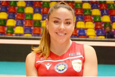 "Azərreyl" Nayka Beniteslə müqaviləni uzadıb