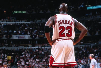 Maykl Cordanın 1998-ci NBA finalının forması 12,26 milyon dollara rekord qiymətə satıldı