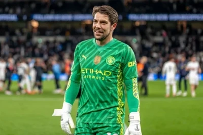 "Nottinhem Forest" "Mançester Siti"nin qapıçısı Stefan Orteqa ilə razılığa gəlib