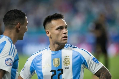 Lautaro Martines Maradona'nı geride bıraktı, Krespoya yetişti