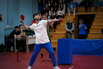Nihad Məmmədov stolüstü tennis üzrə dünya rekordunu yeniləyərək "Ginnesin Rekordlar Kitabı"na düşüb