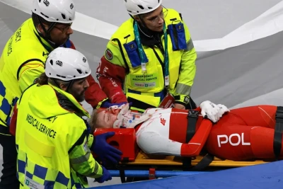 Olimpiadada qəza: Konki sürətli konkisürən polşalı idmançının üzünü kəsdi