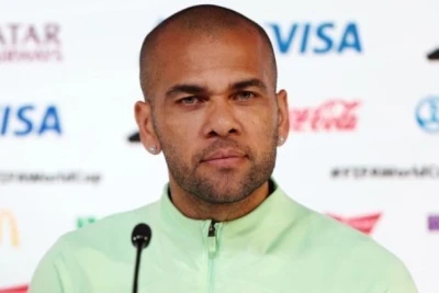 Dani Alveş Portuqaliya klubunu almağa hazırlaşır