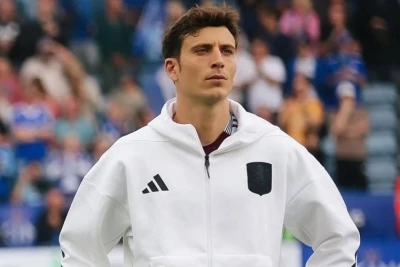 "Beşiktaş" Pau Torreslə danışıqlara başlayıb