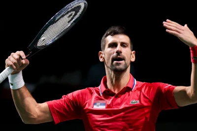 Novak Cokoviçin boyun ağrısı səbəbindən Avstraliyadakı məşqi yarımçıq qalıb