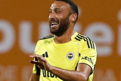 Cenk Tosun "Fənərbaxça"dan ayrılıb Super Liqa klubuna keçə bilər