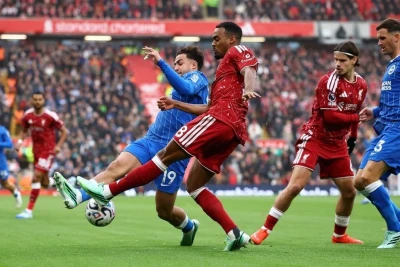 Premyer Liqa: Manchester United evində 0:3 məğlub oldu, Liverpool isə 2:0 qalib gəldi
