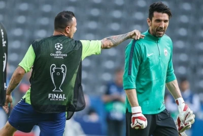 Canluici Buffon PSJ-dən vergi məsələsinə görə 250 min avro təzminat alıb