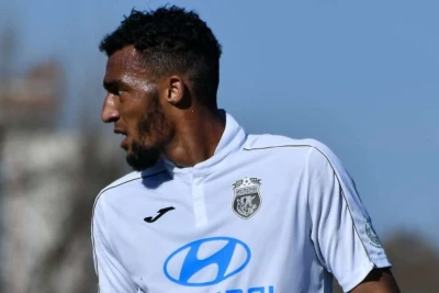 Rusiyanın sabiq gənclər millisinin futbolçusu Layonel Adams Moskva vilayətində silahlı hücuma məruz qalıb