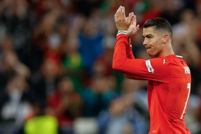 Ronaldo karyerasını bitirməyə tələsmir