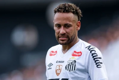 Neymar "Santos"da qalmaq qərarına gəldi