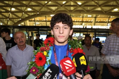 Ruslan Əlizadə U-17 sərbəst güləş üzrə Avropa çempionatında qızıl medal qazandı