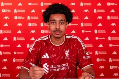 Liverpool fransız hücumçusunun keçidini rəsmi etdi