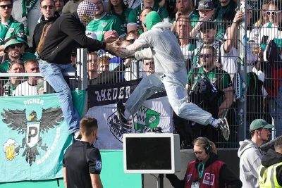 Almaniyada maskalı azarkeş VAR monitorunun kabelini çıxardı, hakim penaltini təyin etdi